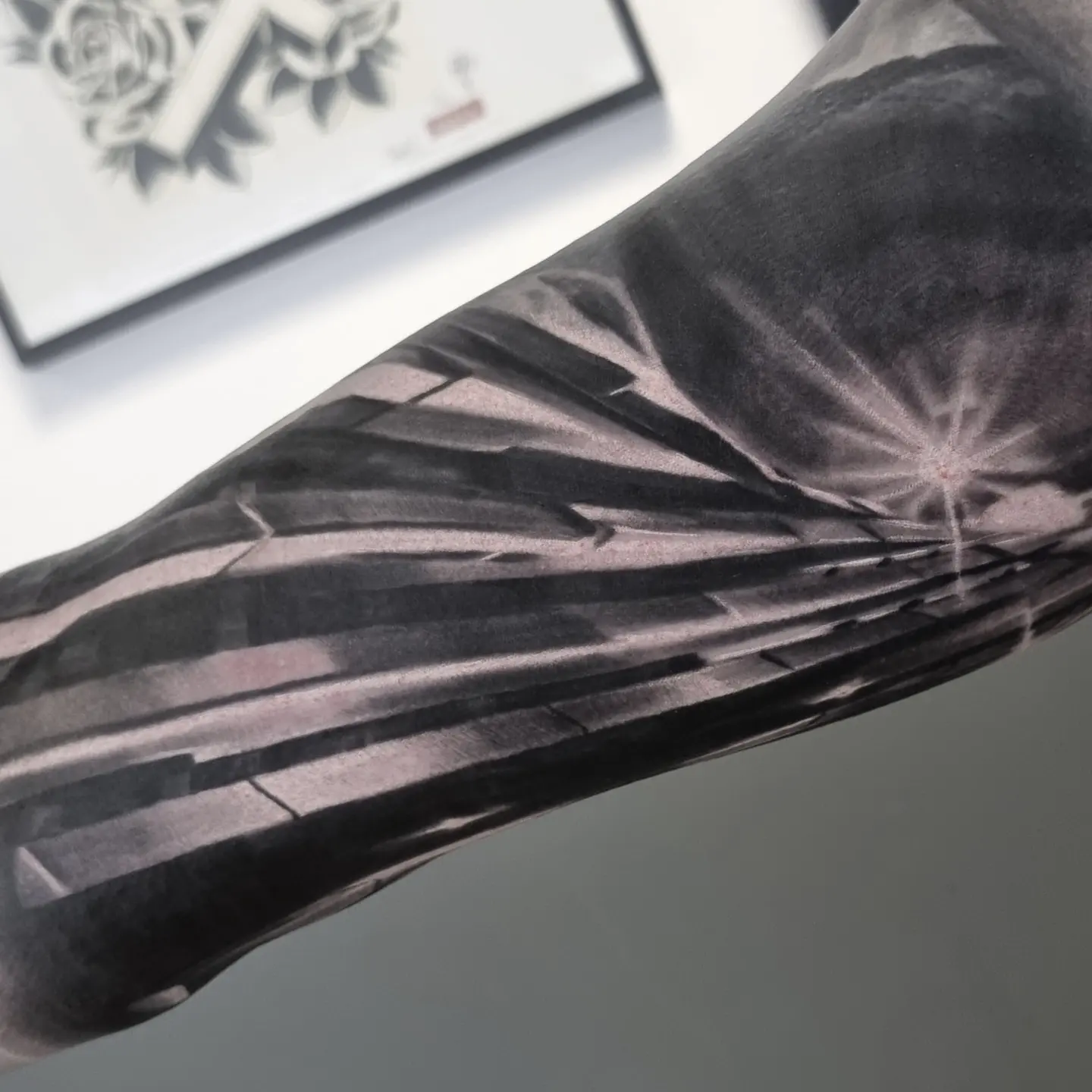 Fine detail black and grey tattoo by Edinburgh tattoo artist Tomek Turlej