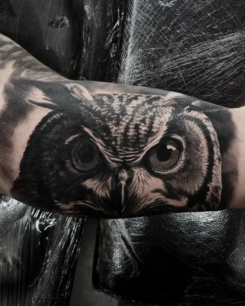 Black and grey realism animal tattoo by Tomek Turlej, tattoo artist in Edinburgh