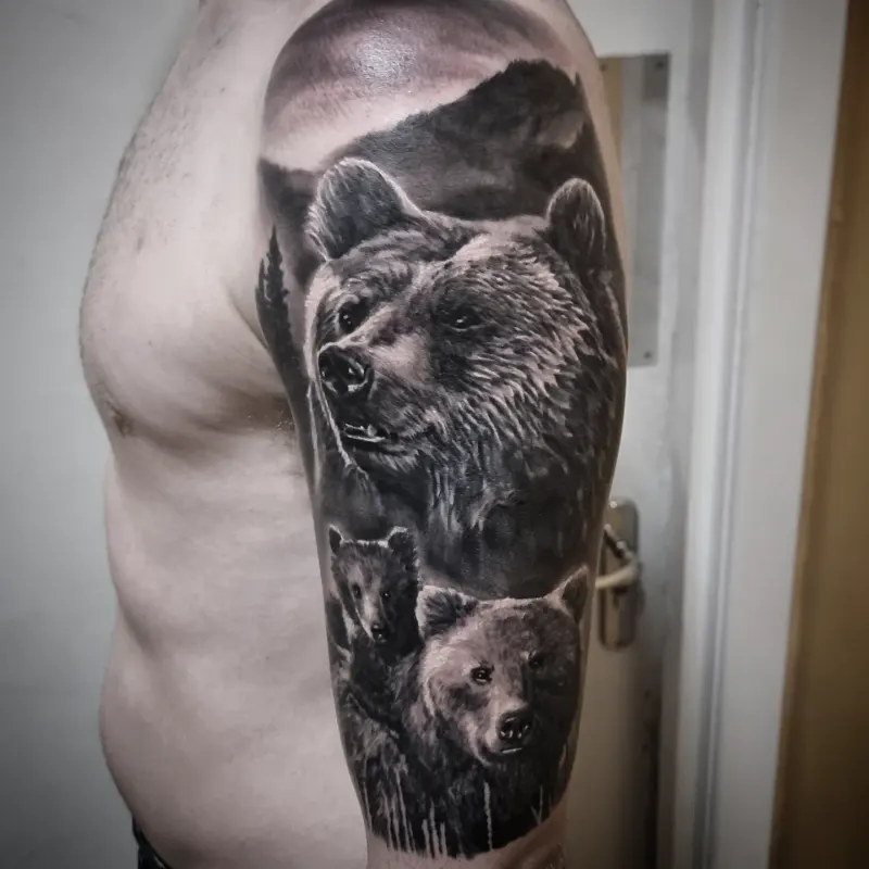 Photorealistic black and grey animal tattoo by Tomek Turlej, Studio XIII Gallery, Scotland