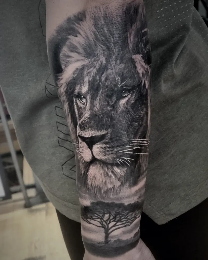 Black and grey realism animal tattoo by Tomek Turlej, tattoo artist in Edinburgh