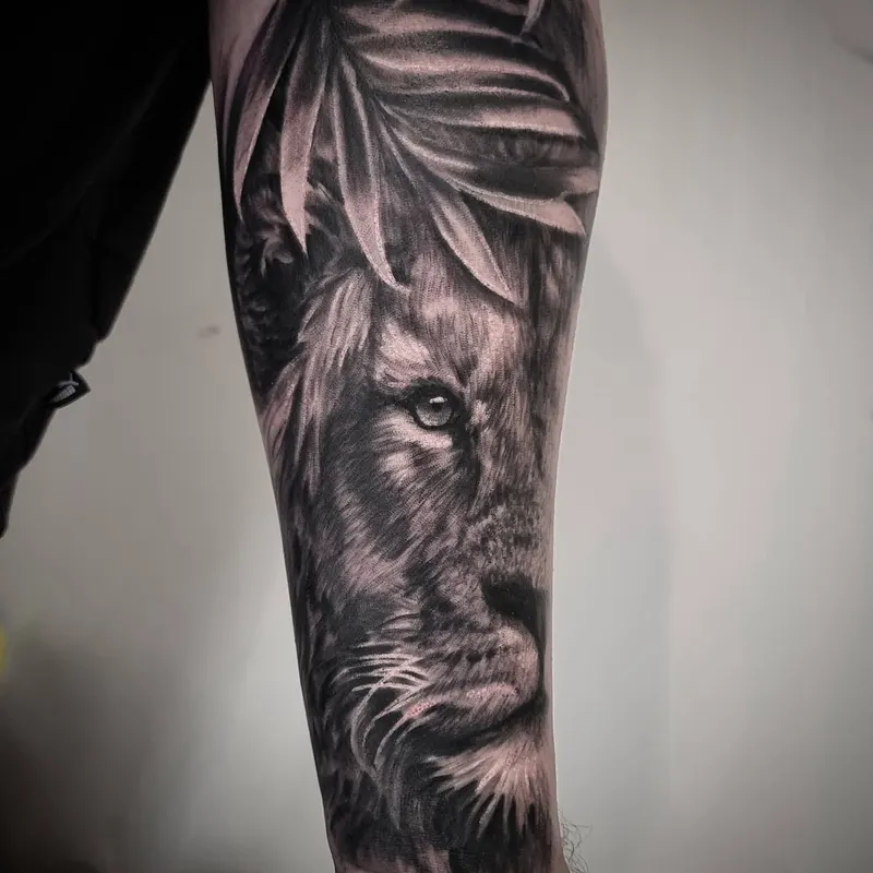 Fine detail black and grey animal tattoo, custom design by Edinburgh tattoo artist Tomek Turlej